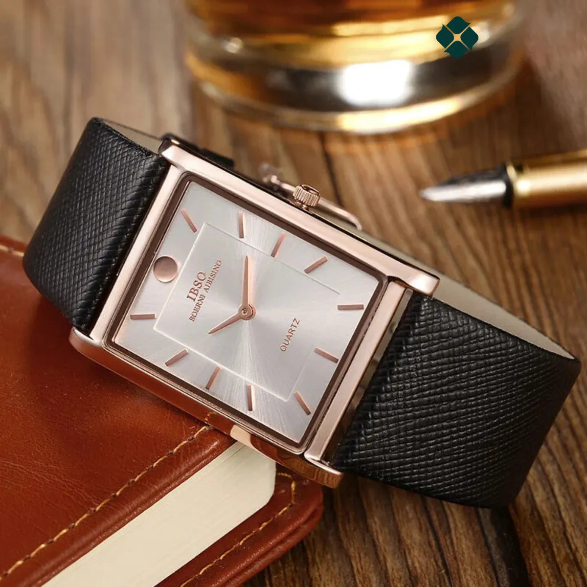 montre-rectangulaire-nauare-lumiere-elegance-et-minimalisme